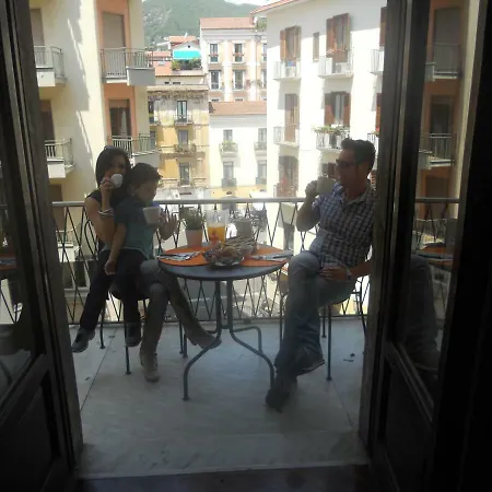 Velia Appartement *